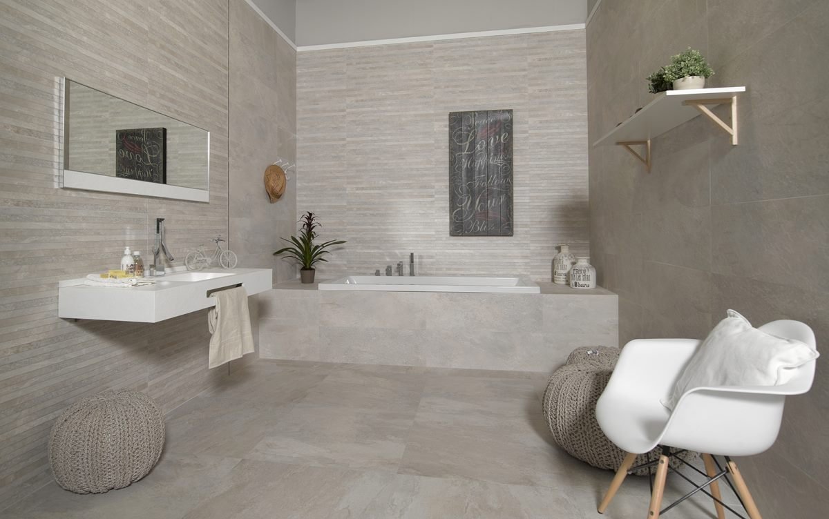 Carrelage aspect pierre naturelle — modèle Nature, salle de bain